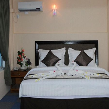 Hotel Bo Bo Min Rangun Kültér fotó