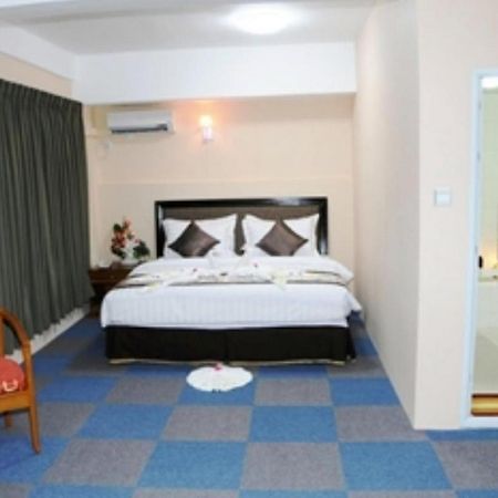 Hotel Bo Bo Min Rangun Kültér fotó
